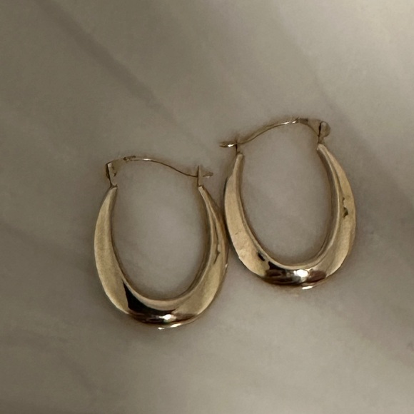 Vintage 10k gold hoop earrings - Picture 2 of 6